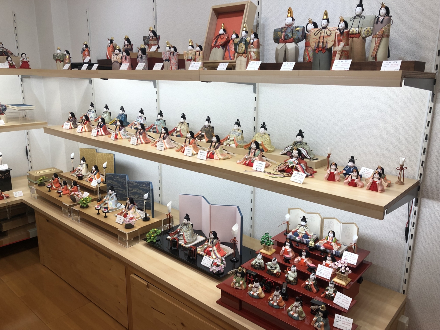 The traditional craft of Sekku dolls as interior art