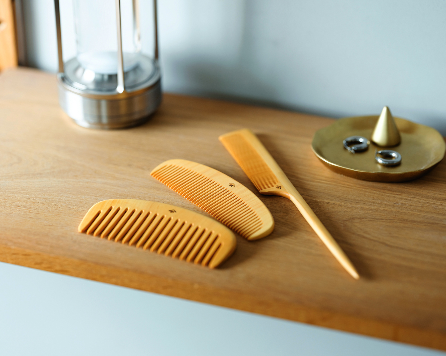 [Yonoya Kushiho (Yonoya Comb Shop)] Tame the Rainy-Season Frizz: Keeping Your Hair Smooth with Authentic Tsuge Combs